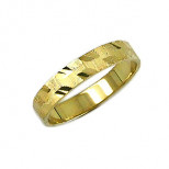 Snubn&iacute; prsten se stř&iacute;davou rytinou