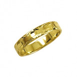 Prsten ručně ryt&yacute; na okraj&iacute;ch